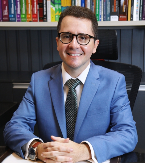 Dr. Carlos Afonso